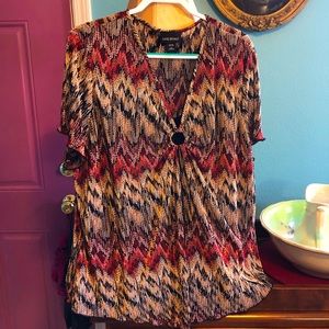 Lane Bryant shortsleeved Brown orange chevron-design stretchy top. 22/24